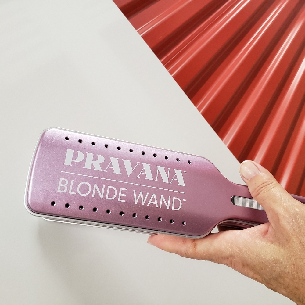 Pravana blonde wand